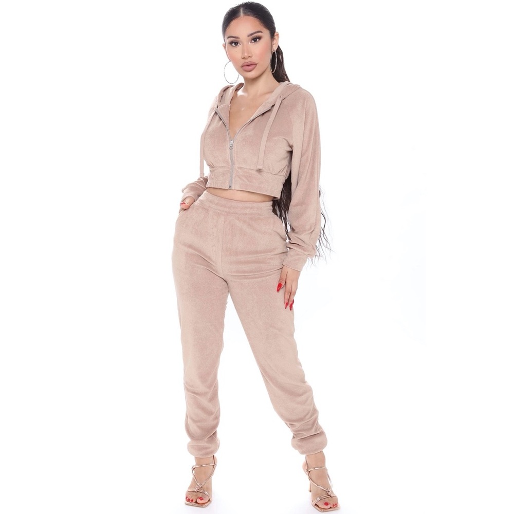 Fashion Nova Jogger Set Size Medium